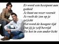 sing-a-long nick en simon kijk omhoog