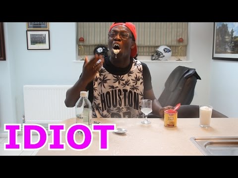 CRAZY BAKING SODA AND VINEGAR CHALLENGE