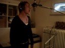 Giovanna Marinelli canta \"Gechi e vampiri\"...