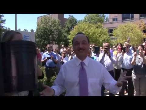 AT&T's Ralph de la Vega