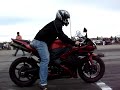 Yamaha YZF 1000R R1 vs Suzuki GSXR 750R Yamaha YZF 1000R R1 vs Suzuki GSXR 750R