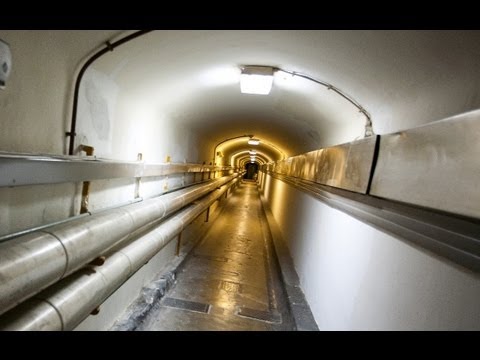 bunker - Cikk a létesítményről: http://budapest-szinterei.blog.hu/2012/10/09/kormanyovohely Galériánk gyönyörű fotókkal a bunkerről: http://www.facebook.com/media/set...