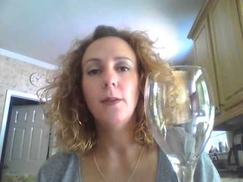 how to properly hold a wine glass