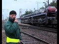 documentaire r�alisation isabelle langerome. 29'. 2005.
les cheminots d'ach�res, pr�s de poissy en ile de france travaillent dans leur gare de triage quand on leur annonce la fermeture de leur gare de triage. les d�l�gu�s syndicaux cgt s'engagent dans la lutte...
production des ateliers varan
montage c�dric jouan
image isabelle langerome
