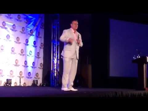 bruce_campbell - Bruce Campbell Q&A, part 1. 10/18/2013, Music City Center, Wizard World Comic-Con.