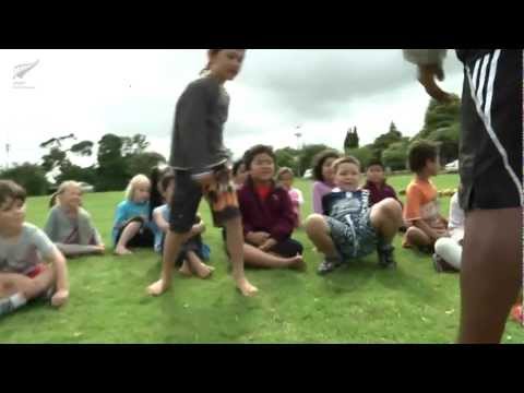 KiwiSport - AFL KiwiKick Beach Haven School (Video)