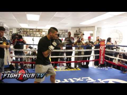 Lucas Matthysse vs. John Molina: Matthysse media workout video