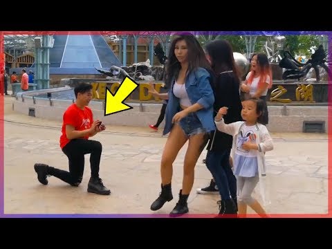 Top 25 Awkward Moments! 😬