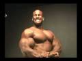 Bodybuilder Steven Frazier four days out - posing