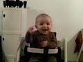 7 mois 1/2 - camille sur sa chaise haute