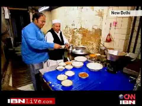 xgotfiveonitx - PART 4 OF 5: CNN-IBN's resident foodie Bikramjit Ray goes restaurant hunting. @ Old Delhi's Famed