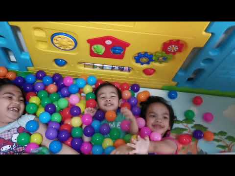 Using a Play yard as a ball pit with 500 Balls