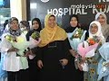 PKR women in bouquet stunt