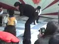 Niños bailando que linda flor