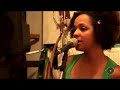 Música de Bolso - Anelis Assumpção - Bola com os amigos Música de Bolso - Anelis Assumpção - Bola com os amigos