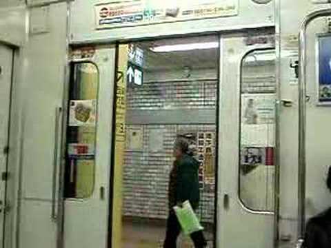 東武20000系　閉扉
