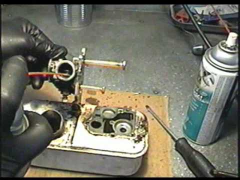how to clean carburetor on briggs and stratton engine