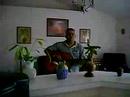 gaby tocando quitarra