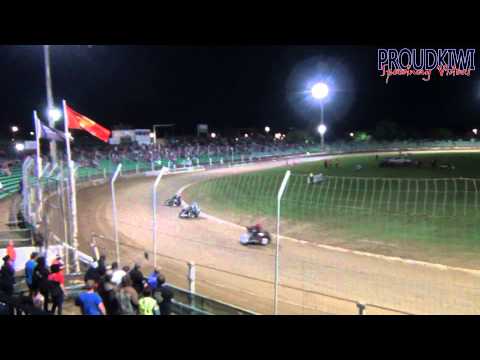 Palmerston North - The sidecar run-off from the Boxing Day meeting at Robertson Holden International Speedway in Palmerston North - run-off was between 56g, 78p and 31p to deci...
