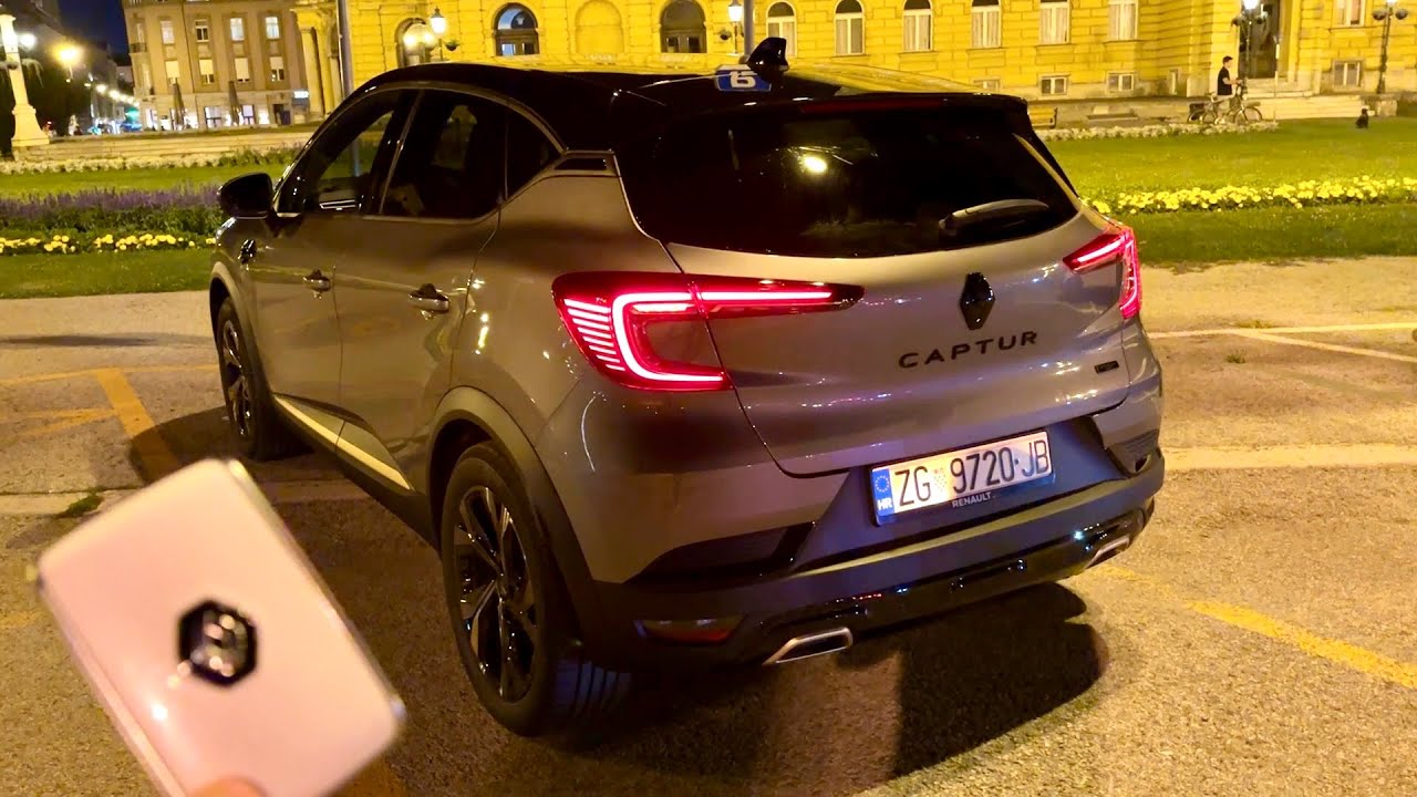 RENAULT CAPTUR 2023 at night COOL AMBIENT lights & DIGITAL cockpit