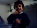 tobi cantando