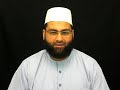 allah a fait que lapparence du proph�te mouhammad soit tr�s belle. abou hourayrah le compagnon du proph�te, a dit pour la description du proph�te   : � je n'ai vu personne qui soit plus beau que le messager de allah  . c'est comme si le soleil parcourait son visage. lorsqu'il riait, il scintillait �. 'anas qui �t� un autre compagnon du proph�te,  disait de lui : � il �tait le meilleur des gens que ce soit par le comportement ou par l'apparence �. notre proph�te   �tait le plus g�n�reux des gens et il �tait le plus beau des gens que ce soit par son comportement et son caract�re ou par son physique et son apparence. il �tait   des gens le plus complet par la raison, le plus courageux et celui qui avait le plus connaissance de allah. il �tait celui qui craignait le plus allah. il ne se vengeait pas pour lui-m�me et il ne se mettait pas en col�re si c'�tait pour lui. mais il �tait en col�re si l'une des choses que allah a interdites n'�tait pas respect�e. pas un bon caract�re qui soit cit� dans le qour'an sans qu'il ne l'ait. il �tait celui des gens qui �tait le plus modeste. il �tait modeste m�me envers ceux qui �taient les plus faibles. il n'y a pas une chose qu'on lui ait demand�e � laquelle il ait r�pondu non. il �tait le plus indulgent des gens. il �tait tr�s pudique. celui qui �tait proche comme celui qui �tait �loign�, le fort et le faible avait pour lui le m�me rang. il n'a pas dit du mal d'une nourriture, s'il la d�sirait il la mangeait, et sinon il la laissait. il acceptait les cadeaux et il ne se servait pas de l'aum�ne. il raccommodait les v�tements. il rendait visite aux malades et il r�pondait � qui l'invitait, que ce soit le riche ou le pauvre. il ne m�prisait pas les croyants. il ne s'asseyait pas ni ne se levait sans �voquer le nom de allah. il ne laissait personne marcher derri�re lui. il incitait au bien et il interdisait la violence. il incitait fortement au pardon et au meilleur des comportements.