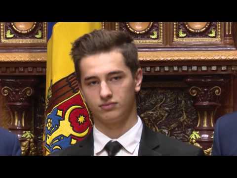 Igor Dodon și Kirsan Iliumjinov l-au felicitat pe tînărul șahist Andrei Macovei cu obținerea titlului de Campion Mondial în categoria sa de vîrstă