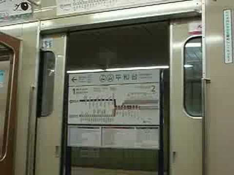 東京メトロ有楽町線7108F　爆弾ドア開扉