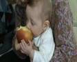 Moje prve jablcko - My first apple