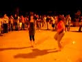 Como 2 cabrones del comando castilla hacen saltar a 2 pibas en el nivola