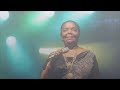Cesaria Evora: Tiempo y Silencio http://www.youtube.com/watch?v=foANKYkOKl8&feature=related  http://www.youtube.com/watch?v=54W-66_6ky8&feature=related