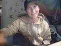 c'�tait un jour de f�te
j'ai rencontr� la stroumphette
elle m'a dit vient chez moi
on sera que toi et moi

elle �tait belle elle �tait bleue
d'un blond soleil sourire joyeux
j'�tais comme amus�e
par ces talons rehauss�s

elle m'a men� � sa maison
ca ressemblait � un champignon
un petit peu � l'�troit,
je lui balance quelques mots comme �a..

stroumphette d'o� viens tu ?
pourquoi es tu venue ?
dans ce monde sans retenu ?
parler � une inconnu.. ?

elle m'a dit qu'elle �tait gav�e
qu'elle voulait plus faire d'la t�l�
qu'�tre stroumphette c'est emb�tant,
on est harcel�e tout le temps

qu'elle avait envie de libert�
et que dans mon r�ve elle m'a trouv�e
avec mon petit ukul�l�,
elle a �t� bien charm�e...

stroumphette que fais tu ?
tu es venue d�s qu'tu m'as vu,
c'est mignon quelle d�convenue,
mais � aimer la stroumphette �, c'est pas bien vu !

que va dire le stroumph � lunettes
stroumph costaud va me peter la t�te
et le grand stroumph va halluciner,
va me demander de t'�pouser.. !

je lui ai dit que j'�tais bien int�ress�e
mais que j'�tais pas un dessin anim�
que notre histoire est charmante
mais quelque peu d�routante..

stroumphette o� vas tu ?
ne me laisse pas c'est pas foutue
on se verra dans l'inconnu,
on s'aimera sans retenue...

le matin me suis r�veill�e,
j'avais comme un go�t de libert�,
un petit sourire joyeux
j'�tais devenue toute bleue !

j'ai march� toute la journ�e
et la stroumphette m'a accompagn�e
dans mon c?ur elle s'est pos�
un petit truc s'est pass�..

stroumphette o� es tu ?
dans mon r�ve tu es venue
et je souris de plus en plus
ma vie a pris une plus value !!