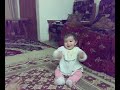 طفل عراقي يهز شعر