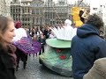 Street performers at Grand Place
