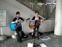 Singers at Hirakata Station