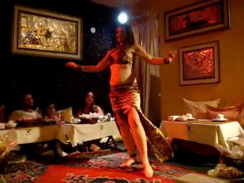 رقص خاص فى فندق حور محب مصر.