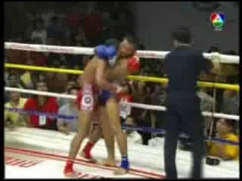Thailand's #1 ranked 140lbs Muay Thai fighter Noppadet Chengsimiw - part 2/3