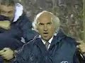Martin Palermo incredible backwards header at the last minute to force a dray and keep Boca's unbeaten streak alive in the Clausura 99. Increible cabezazo de Martin Palermo sobre la hora lo salva al invicto de Boca in la Clausura 99