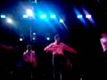 KLAZYKEROZ CON 2 BAILARINES MAS