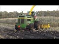 John Deere 6850 van P. van den Hardenberg uit Elspeet langs de Aardhuisweg in Uddel (28-10-2011).