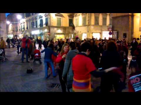 Flash mob piazza Curtatone