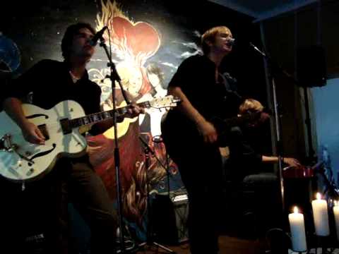 Carl Norén solo at Café peace&love 9