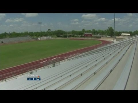 Gesture gets high school relay team disqualified