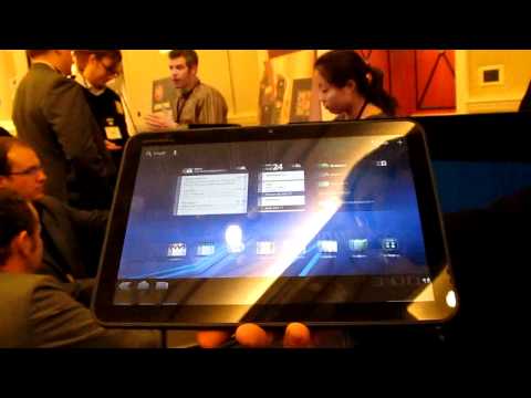 Motorola XOOM Android 3.0 Honeycomb Tablet officially introduced at CES 2011 0