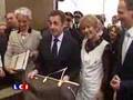 Sarkozy et son cadeau Vuitton pour Carla