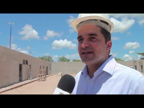 Rui Palmeira vistoria obra de complexo esportivo