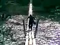 El Cuiz cruzando el puente