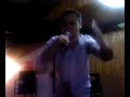 Eduardo Aguirre cantando en Barinas..