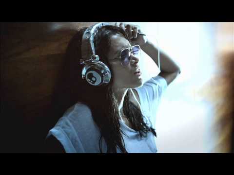 Eiffel 65 vs. W&W - Blue Thunder (Spark Lez Smashup)