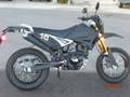 A QLINK XF200 SUMO w/ BLACK REFLECT WHITE NUMBERS